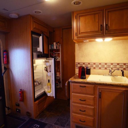 Luxury American Rv With Hot Tub West Chiltington Bagian luar foto