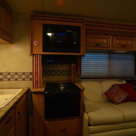 Luxury American Rv With Hot Tub West Chiltington Bagian luar foto