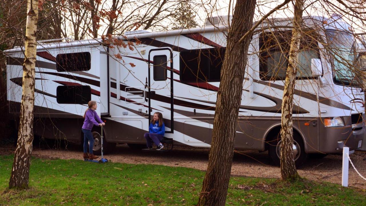 Luxury American Rv With Hot Tub West Chiltington Bagian luar foto