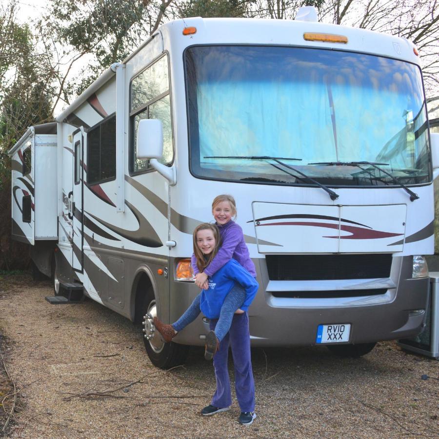 Luxury American Rv With Hot Tub West Chiltington Bagian luar foto